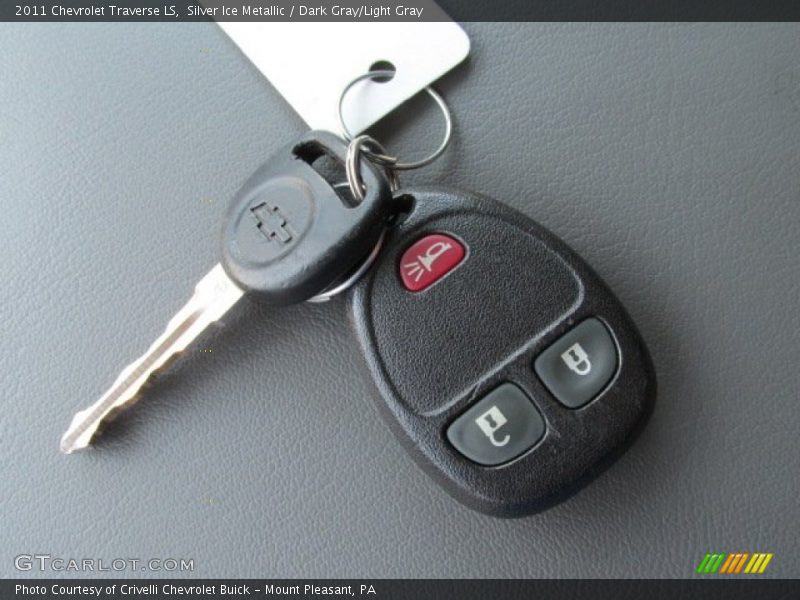Silver Ice Metallic / Dark Gray/Light Gray 2011 Chevrolet Traverse LS