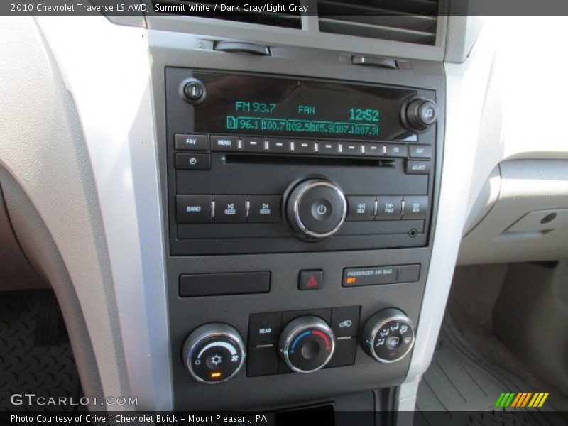 Summit White / Dark Gray/Light Gray 2010 Chevrolet Traverse LS AWD