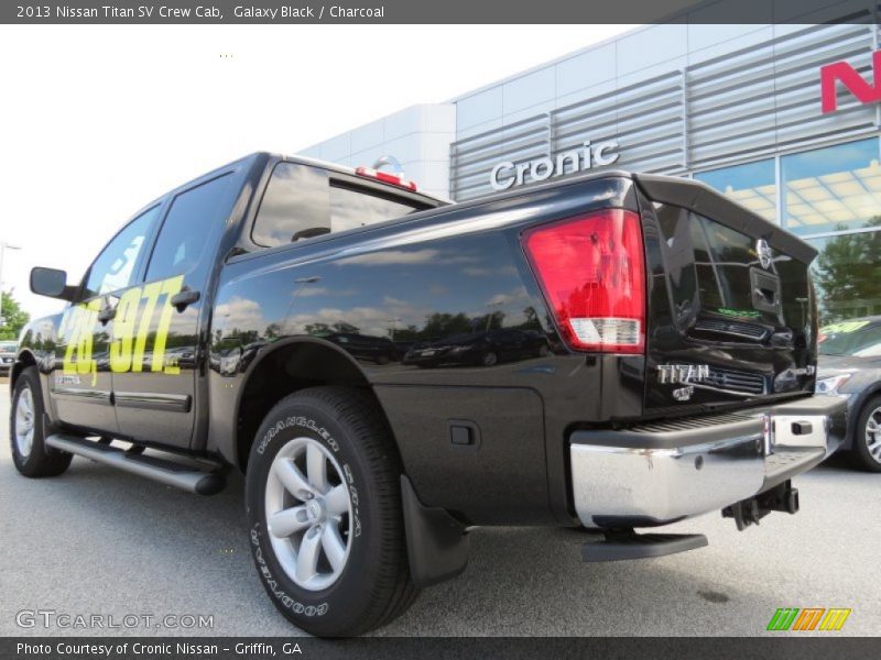 Galaxy Black / Charcoal 2013 Nissan Titan SV Crew Cab