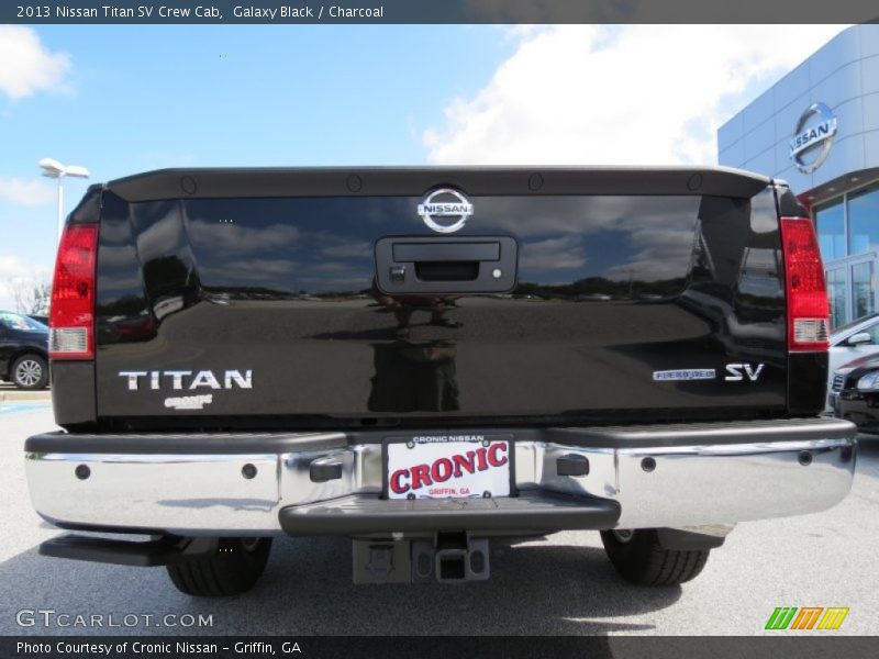 Galaxy Black / Charcoal 2013 Nissan Titan SV Crew Cab