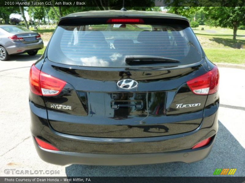 Ash Black / Black 2010 Hyundai Tucson GLS