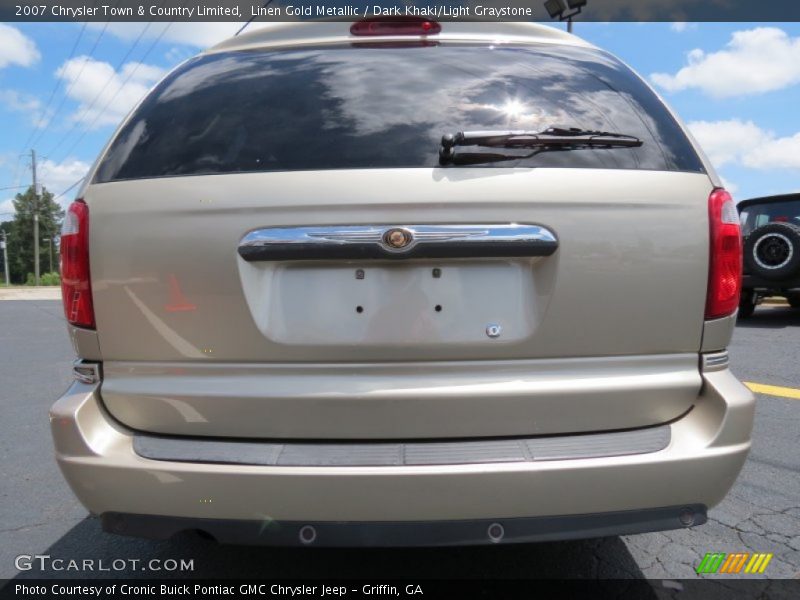 Linen Gold Metallic / Dark Khaki/Light Graystone 2007 Chrysler Town & Country Limited