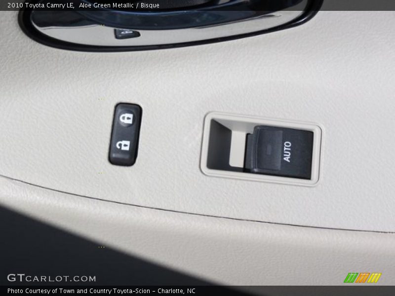 Aloe Green Metallic / Bisque 2010 Toyota Camry LE