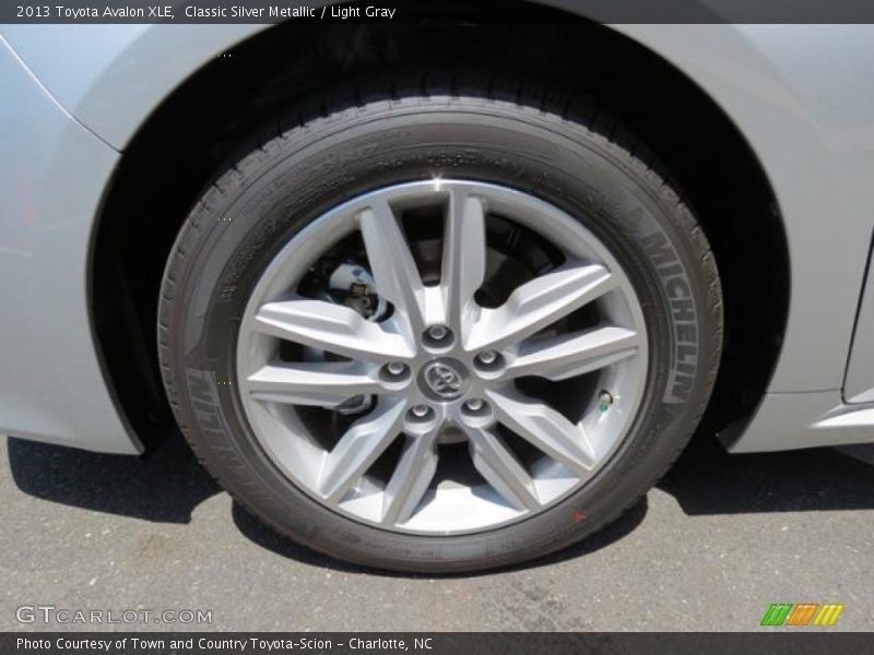 Classic Silver Metallic / Light Gray 2013 Toyota Avalon XLE