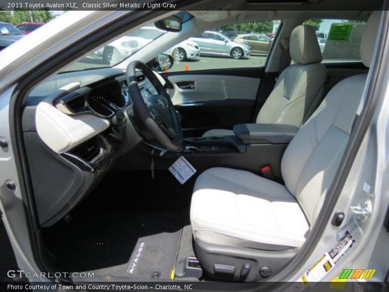Classic Silver Metallic / Light Gray 2013 Toyota Avalon XLE
