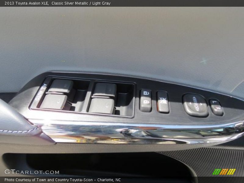 Classic Silver Metallic / Light Gray 2013 Toyota Avalon XLE