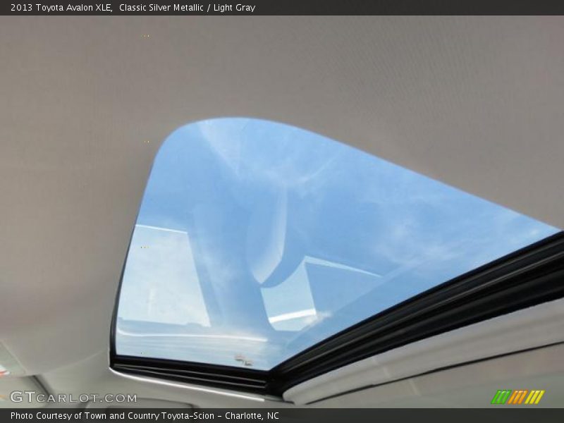 Classic Silver Metallic / Light Gray 2013 Toyota Avalon XLE