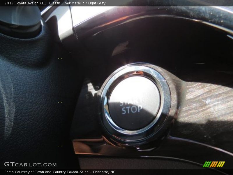 Classic Silver Metallic / Light Gray 2013 Toyota Avalon XLE