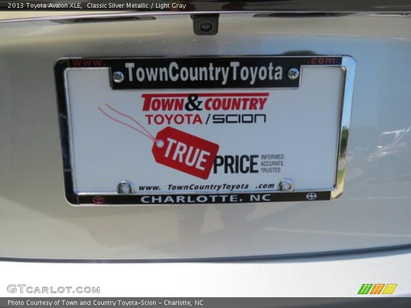 Classic Silver Metallic / Light Gray 2013 Toyota Avalon XLE