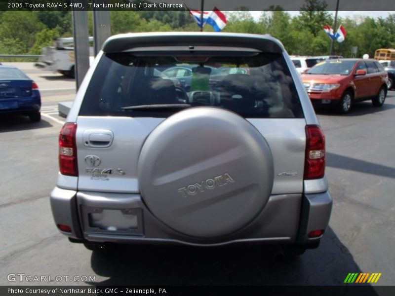 Titanium Metallic / Dark Charcoal 2005 Toyota RAV4 S 4WD