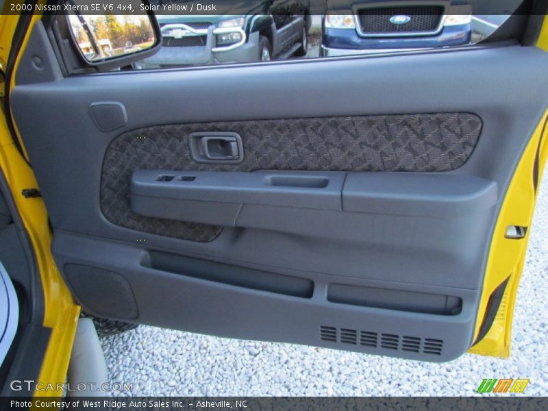 Solar Yellow / Dusk 2000 Nissan Xterra SE V6 4x4