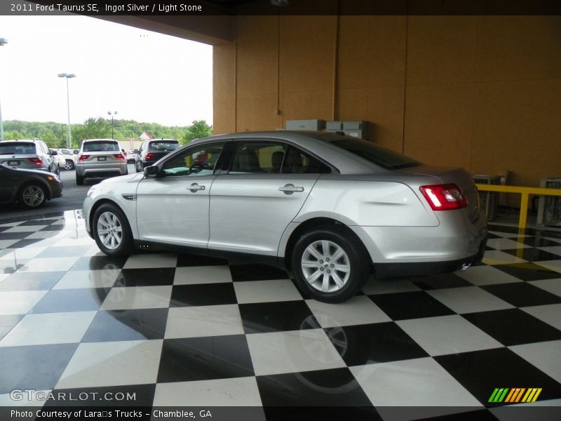 Ingot Silver / Light Stone 2011 Ford Taurus SE