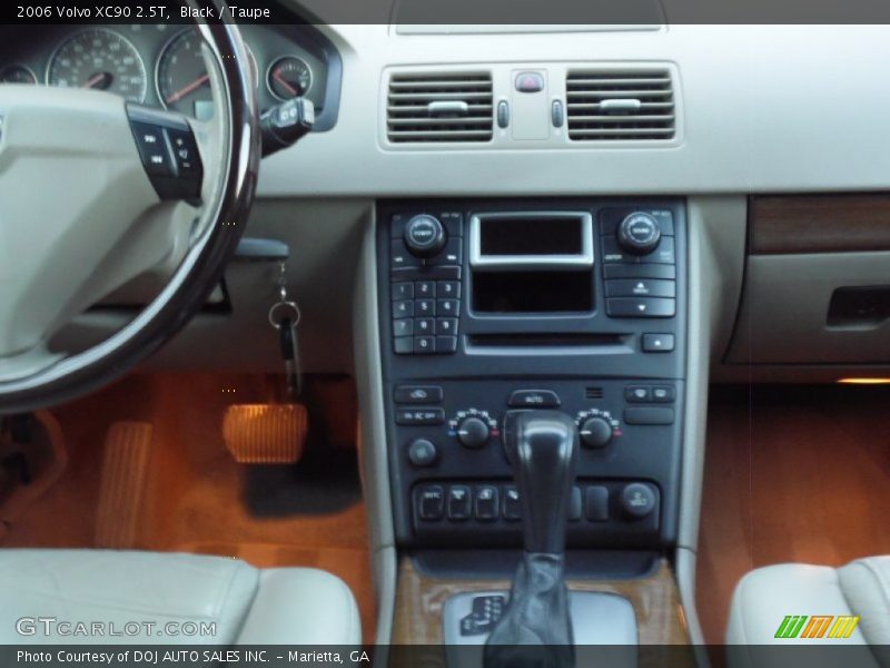 Black / Taupe 2006 Volvo XC90 2.5T