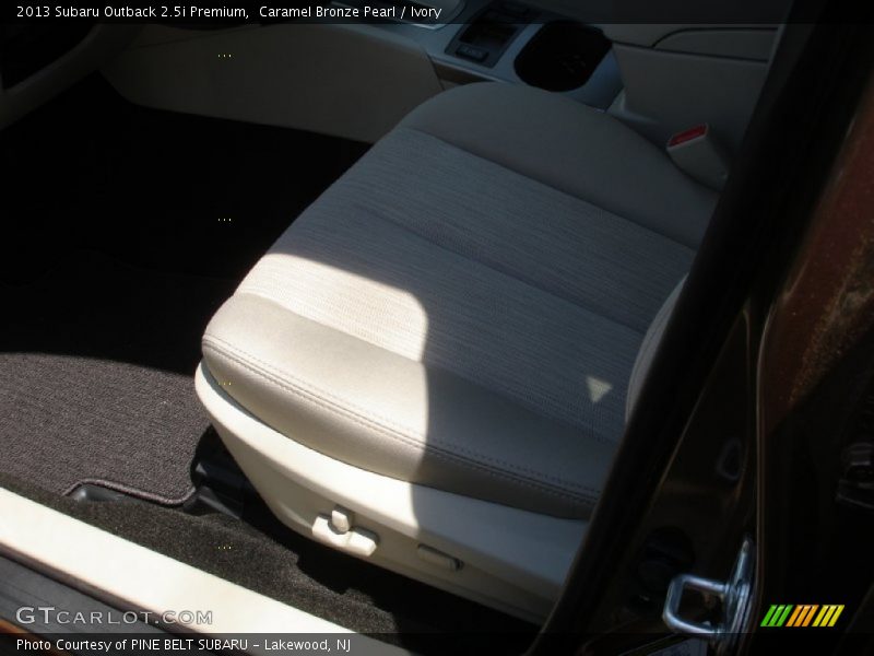 Caramel Bronze Pearl / Ivory 2013 Subaru Outback 2.5i Premium