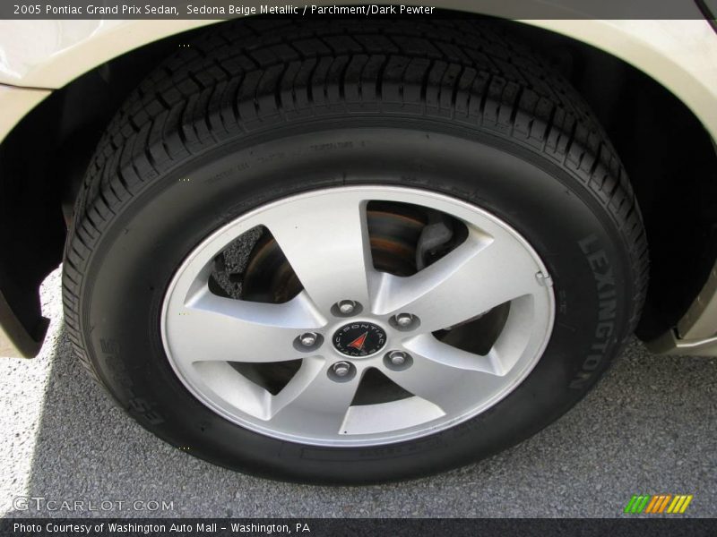 Sedona Beige Metallic / Parchment/Dark Pewter 2005 Pontiac Grand Prix Sedan