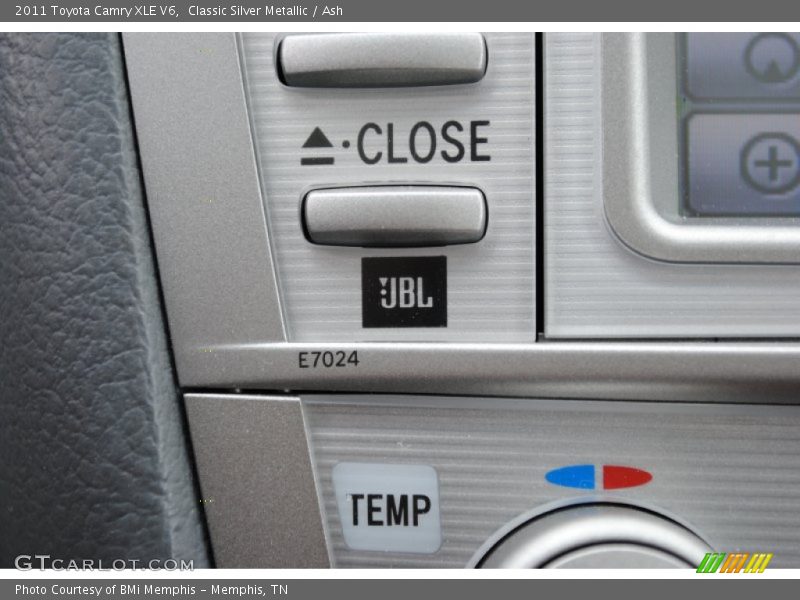 Classic Silver Metallic / Ash 2011 Toyota Camry XLE V6