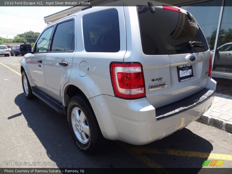 Ingot Silver Metallic / Stone 2010 Ford Escape XLS