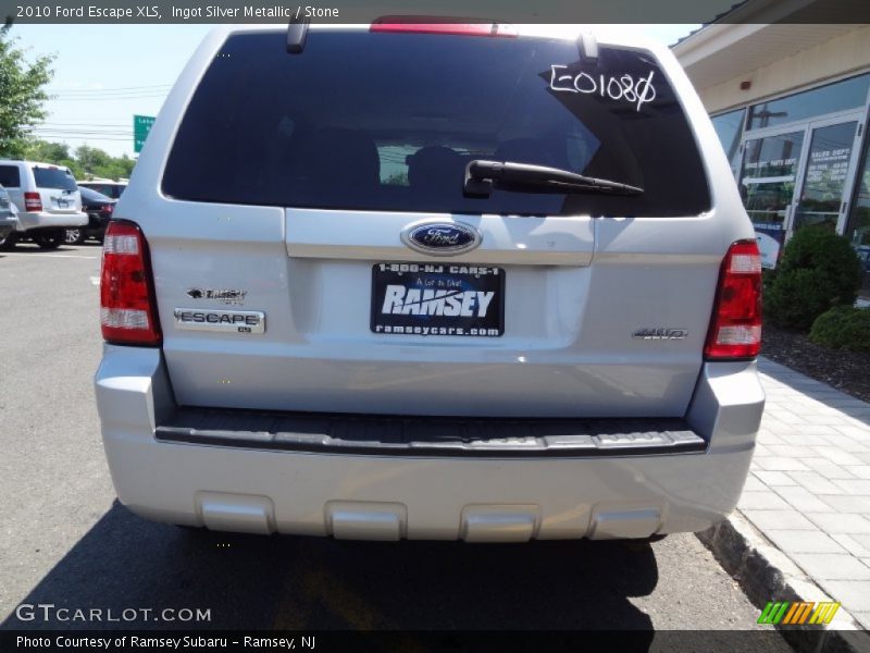 Ingot Silver Metallic / Stone 2010 Ford Escape XLS