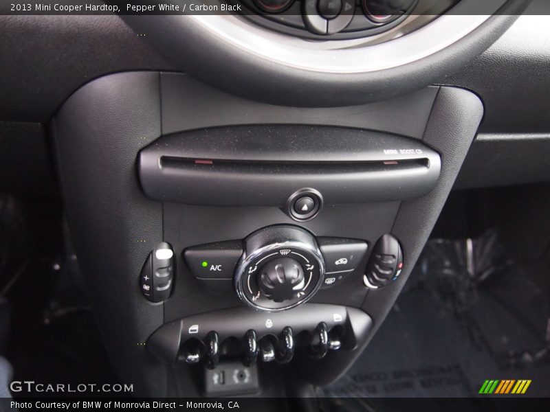 Pepper White / Carbon Black 2013 Mini Cooper Hardtop