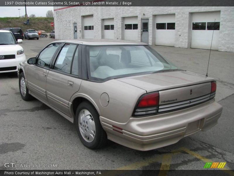Light Sandrift Metallic / Beige 1997 Oldsmobile Cutlass Supreme SL Sedan