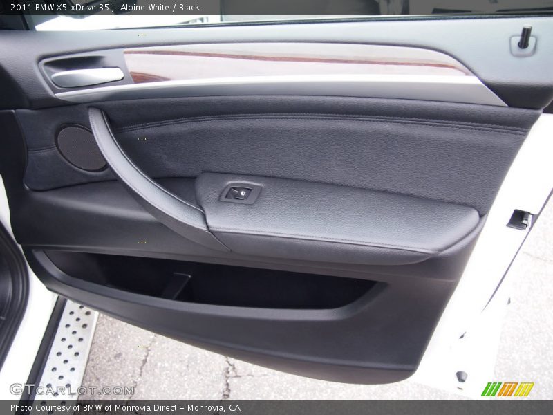 Alpine White / Black 2011 BMW X5 xDrive 35i