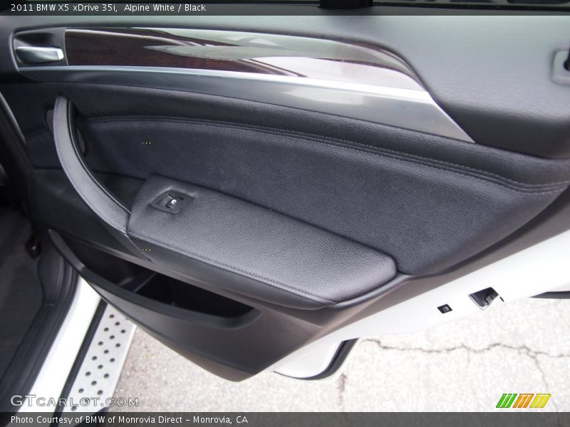 Alpine White / Black 2011 BMW X5 xDrive 35i