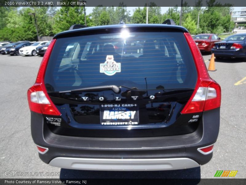 Black / Off Black 2010 Volvo XC70 3.2 AWD