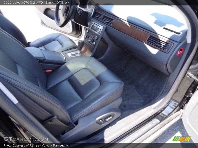 Black / Off Black 2010 Volvo XC70 3.2 AWD