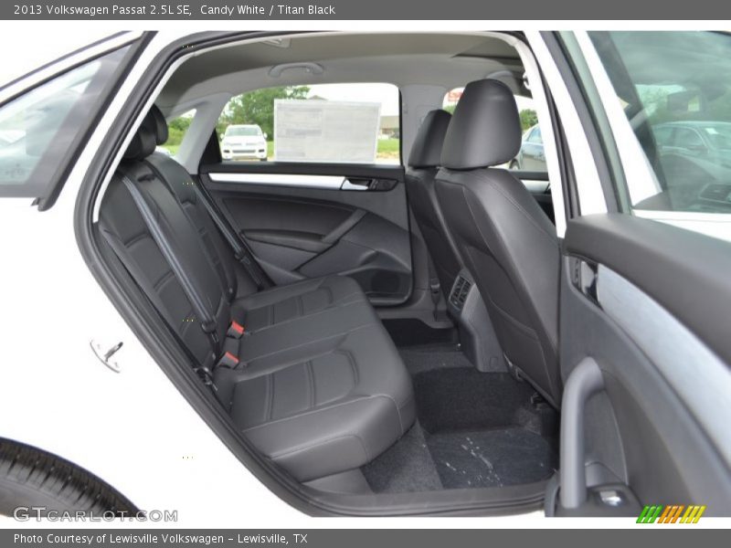 Candy White / Titan Black 2013 Volkswagen Passat 2.5L SE
