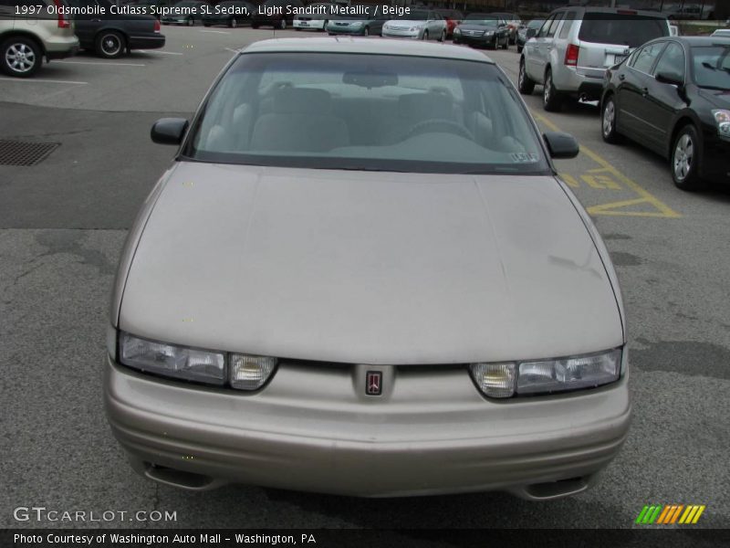 Light Sandrift Metallic / Beige 1997 Oldsmobile Cutlass Supreme SL Sedan