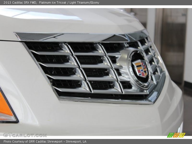 Platinum Ice Tricoat / Light Titanium/Ebony 2013 Cadillac SRX FWD