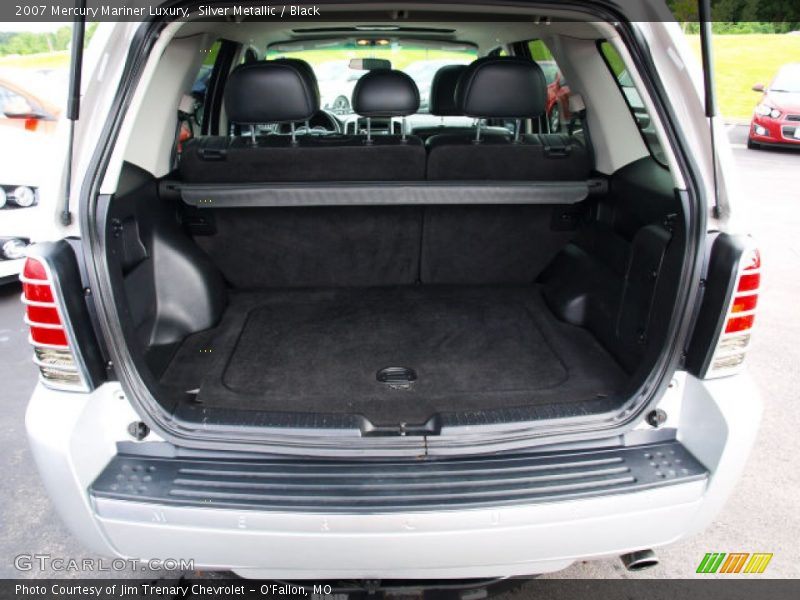  2007 Mariner Luxury Trunk