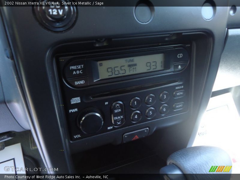 Silver Ice Metallic / Sage 2002 Nissan Xterra XE V6 4x4