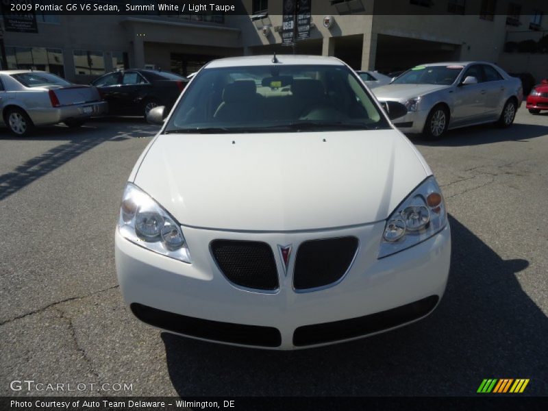 Summit White / Light Taupe 2009 Pontiac G6 V6 Sedan