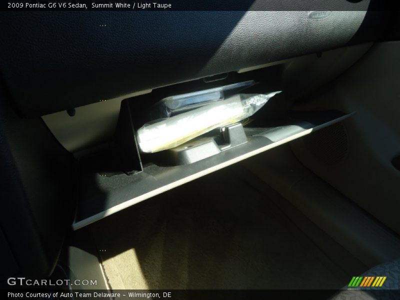Summit White / Light Taupe 2009 Pontiac G6 V6 Sedan