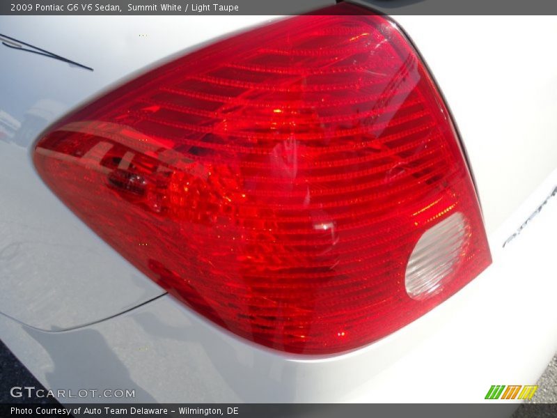 Summit White / Light Taupe 2009 Pontiac G6 V6 Sedan