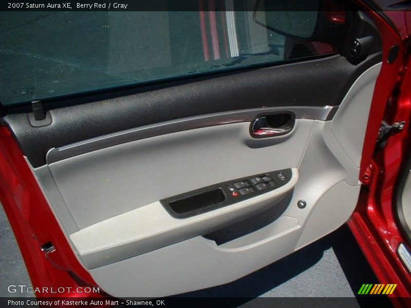 Berry Red / Gray 2007 Saturn Aura XE