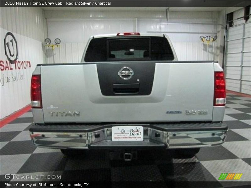 Radiant Silver / Charcoal 2010 Nissan Titan SE Crew Cab