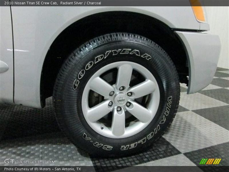 Radiant Silver / Charcoal 2010 Nissan Titan SE Crew Cab