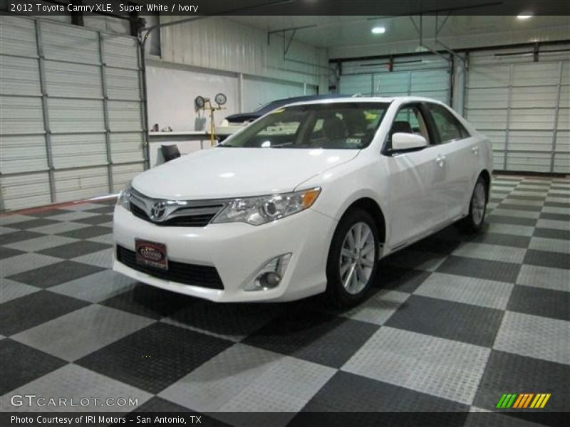 Super White / Ivory 2012 Toyota Camry XLE