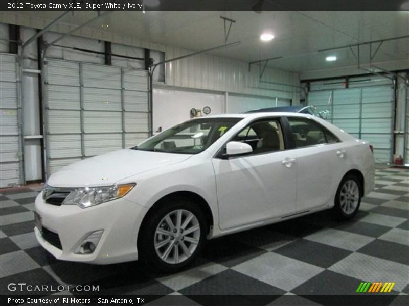 Super White / Ivory 2012 Toyota Camry XLE