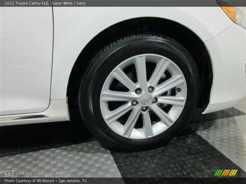 Super White / Ivory 2012 Toyota Camry XLE