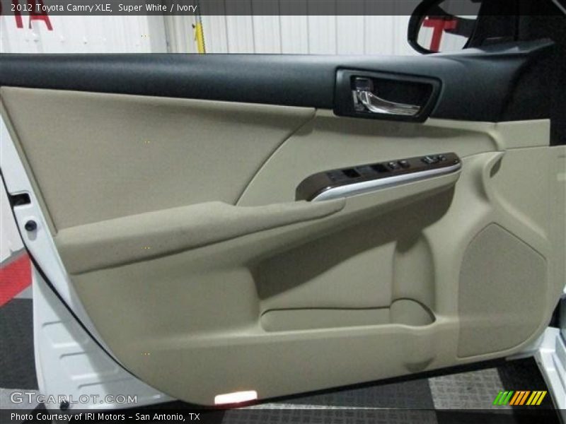 Super White / Ivory 2012 Toyota Camry XLE