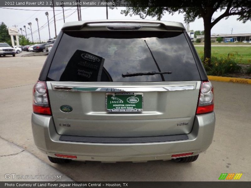 Ipanema Sand Metallic / Almond 2012 Land Rover LR2 3.2