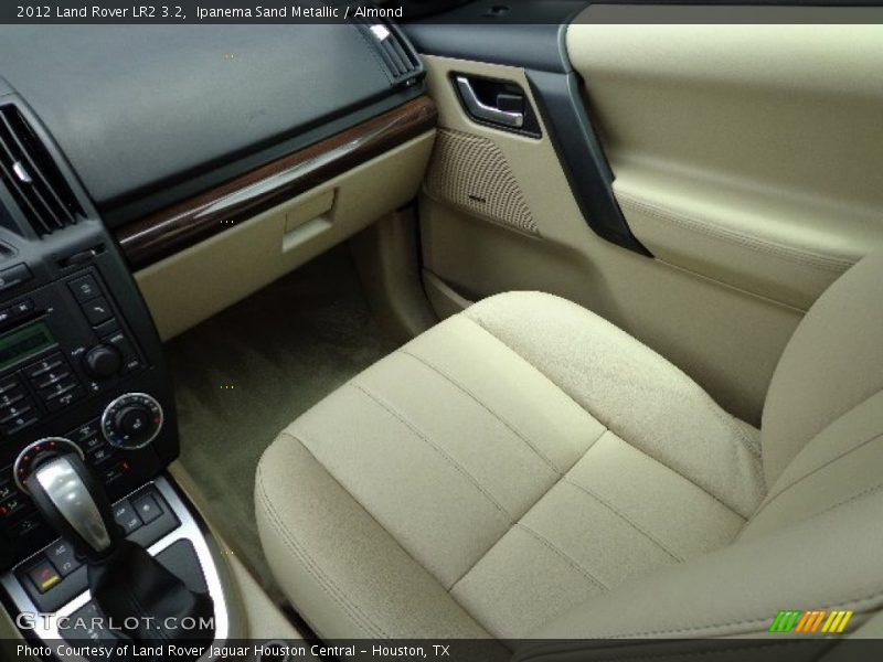 Ipanema Sand Metallic / Almond 2012 Land Rover LR2 3.2