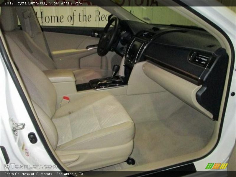 Super White / Ivory 2012 Toyota Camry XLE