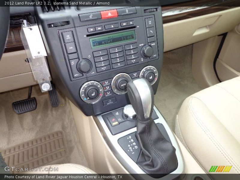 Ipanema Sand Metallic / Almond 2012 Land Rover LR2 3.2