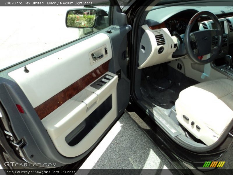 Black / Medium Light Stone 2009 Ford Flex Limited