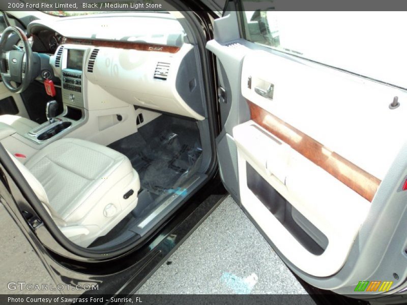 Black / Medium Light Stone 2009 Ford Flex Limited