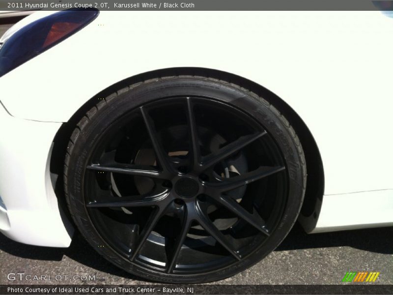 Karussell White / Black Cloth 2011 Hyundai Genesis Coupe 2.0T